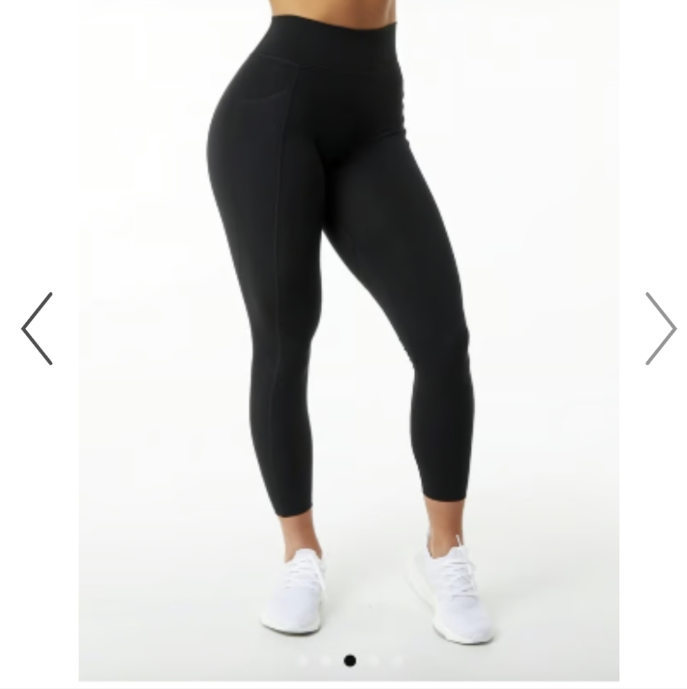 Alphalete Surface Pocket Legging